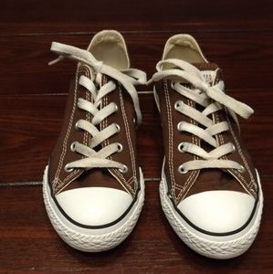 Kids Converse size 2